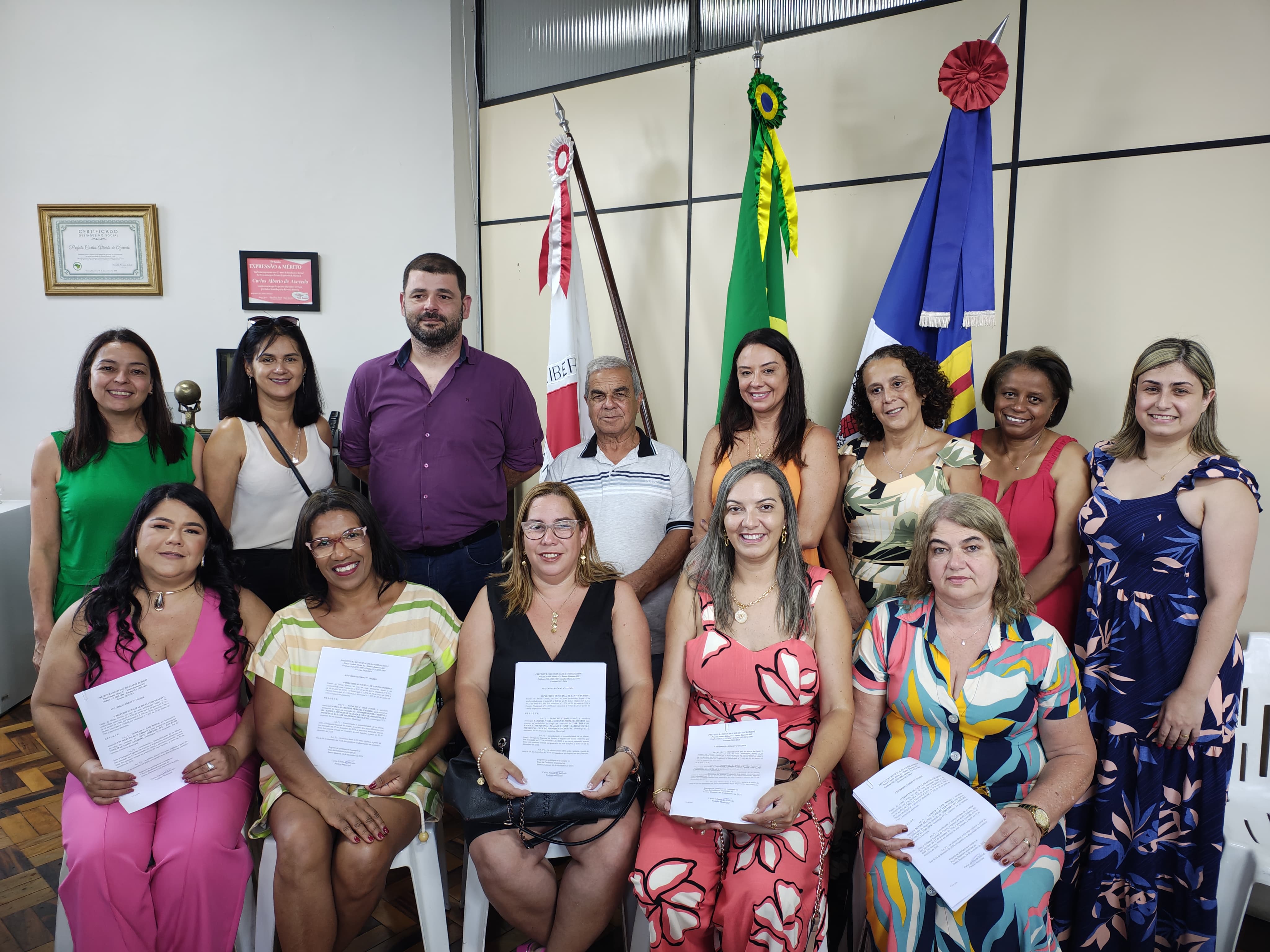 Novos diretores e vice-diretores das escolas municipais de Santos Dumont tomam posse